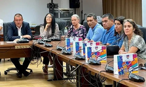 Întâlnirea cu delegația portugheză, fotografie publicată de Dragoș Bogdan